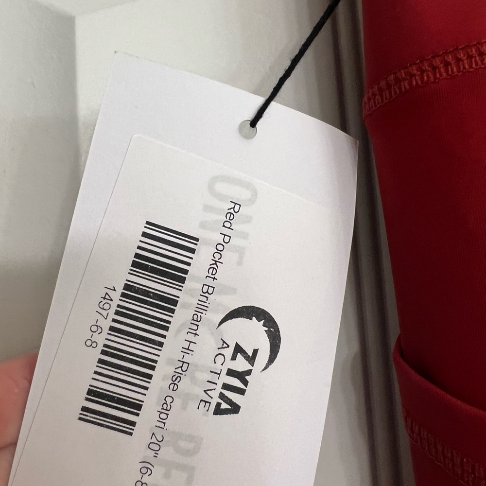NWT Zyia Active Red Pocket Brilliant High Rise Capri 20” Leggings Size 6-8 - Picture 4 of 5
